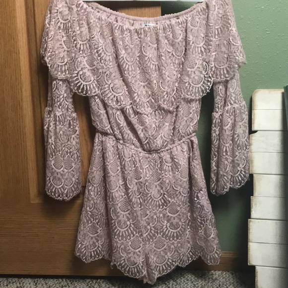 BB Dakota Romper - Picture 1 of 2